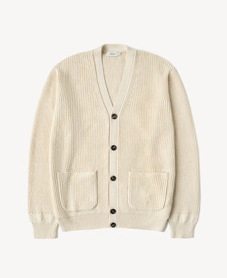 Natural cotton fisherman-rib cardigan with V-neck, dark buttons, two patch pockets and ribbed cuffs