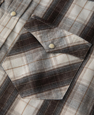 Plaid point pocket with snap flap on western shirt front