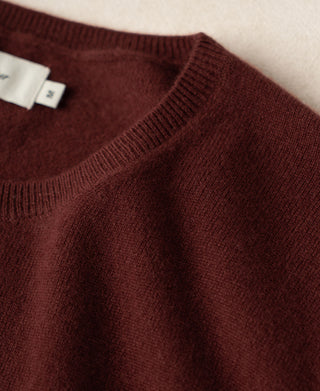 Jasper Red crewneck sweater knit detail near collar and shoulder seam