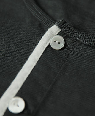 button detail of 1900s Slub Cotton Short-Sleeve Henley Shirt