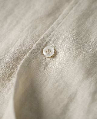 button detail of 1950s Italian Collar Linen Short Sleeve Shirt