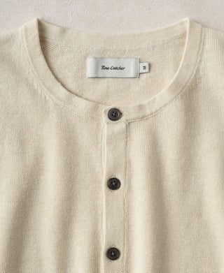 Collar Detail of Linen Cotton Blend Knit Henley T-shirt