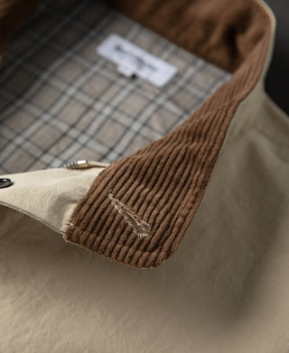 collar detail of M-65 Salt Shrinkage Poplin Short Parka