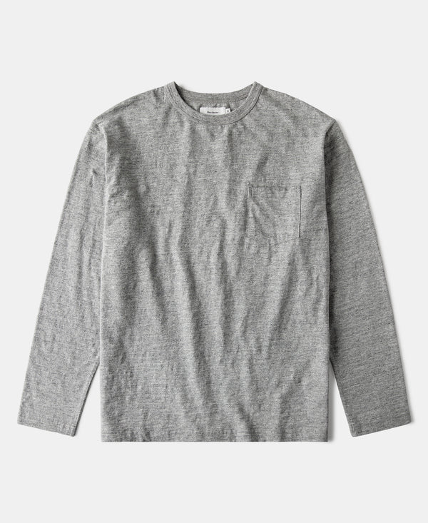 Gray cotton jersey pocket T-shirt with long sleeves and crew neck