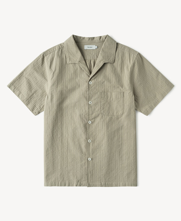 Khaki green short-sleeve shirt with Italian-style point collar and button placket