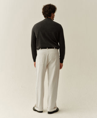 White deck pants with pleated back, straight legs, belt loops, cuffed hem