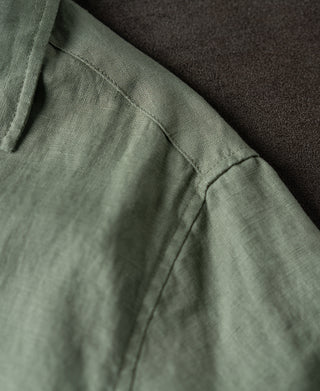 shoulder detail of 1950s Italian Collar Linen Short Sleeve Shirt