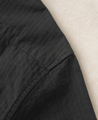 Shoulder Detail of Italian Collar Salt-Shrunk Shirt