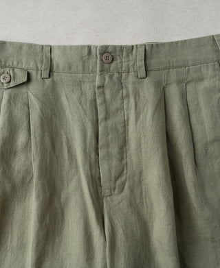 waist detail of 1940s Double-Pleated Pure Hemp Pants in Olive